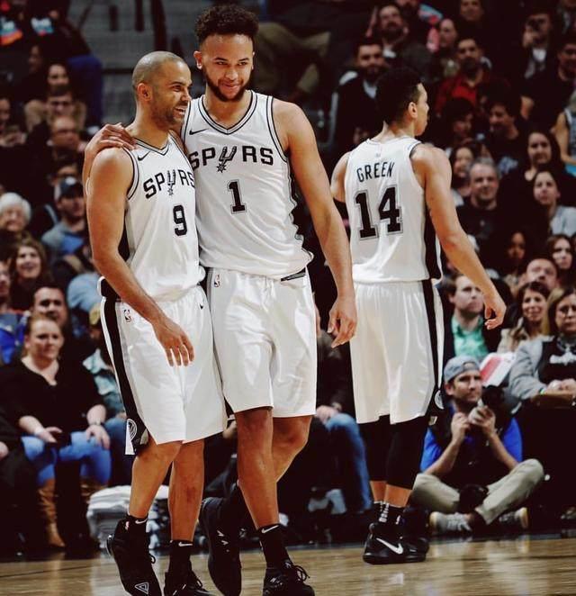 让荣誉与责 让荣誉与责