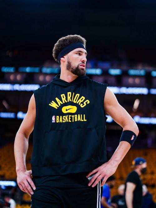 骑士11连胜终结雷霆15连胜 开拓者大胜鹈鹕