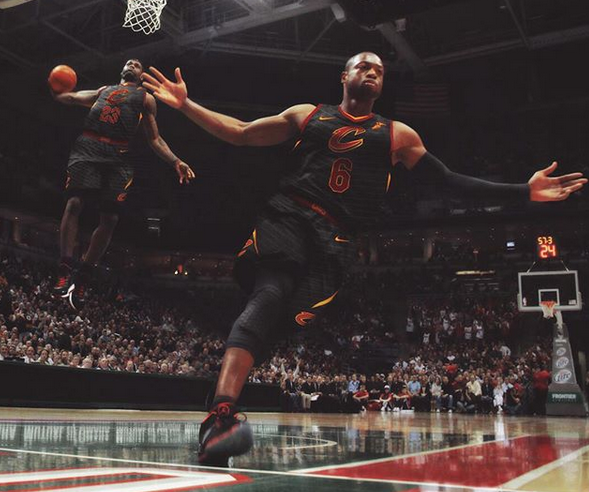 扎金花策略：不仅是运气，更是底气与运气的双重较量。（扎金花博弈：运气撑场，底气定胜负）